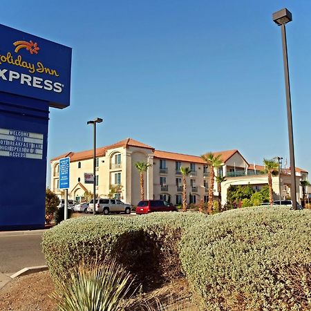 Holiday Inn Express Calexico, An Ihg Hotel מראה חיצוני תמונה