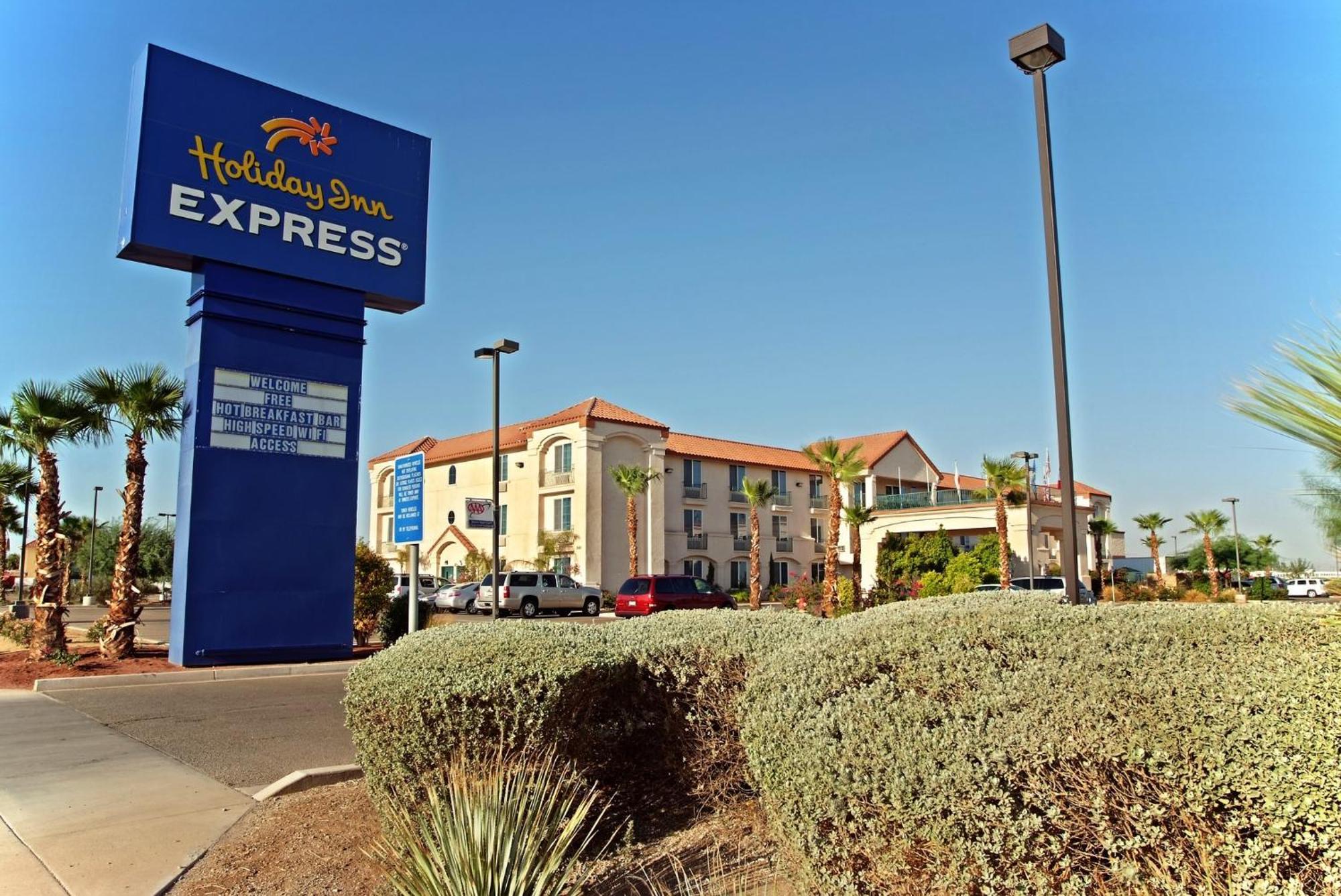 Holiday Inn Express Calexico, An Ihg Hotel מראה חיצוני תמונה